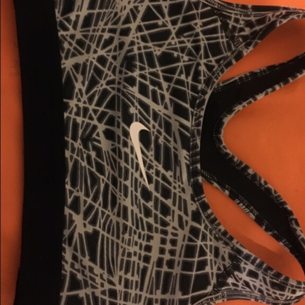 Nike black/white sports bra